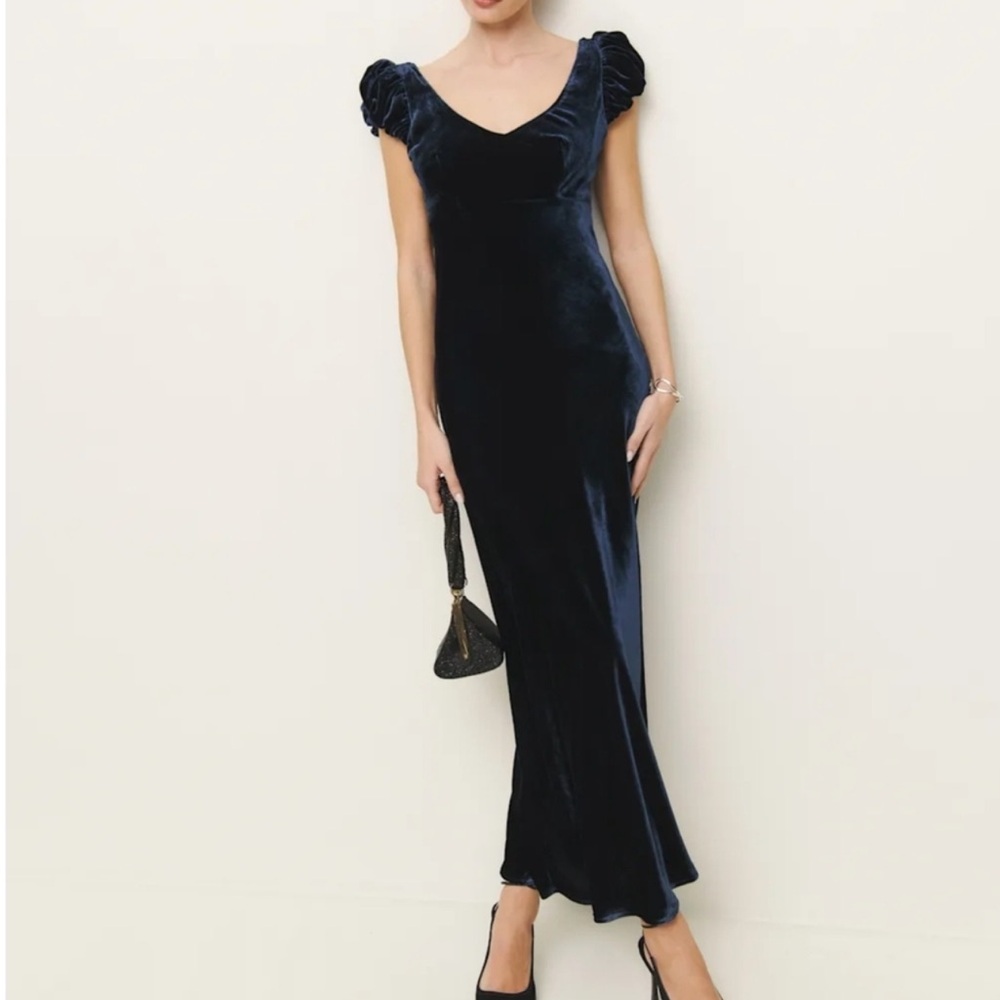 NEW Reformation Rhia Velvet Dress in Navy